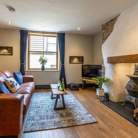 One Over Eight - Luxury One Bed Apartment Whitby Exterior foto
