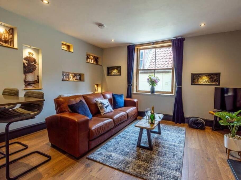 One Over Eight - Luxury One Bed Apartment Whitby Exterior foto